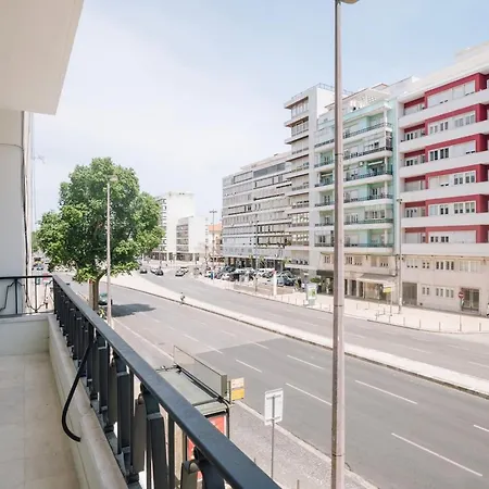 Apartament Ainhoa - 2 Bedrooms And Office In Alvalade *