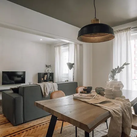Apartamento Ainhoa - 2 Bedrooms And Office In Alvalade Lisboa