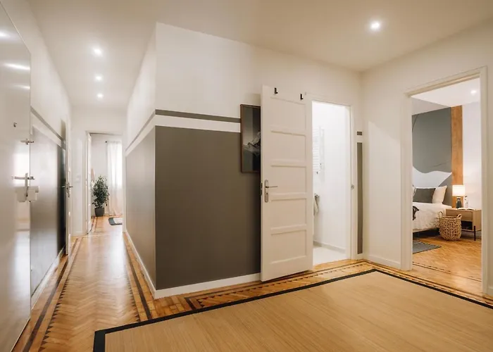 Ainhoa - 2 Bedrooms And Office In Alvalade דירה *