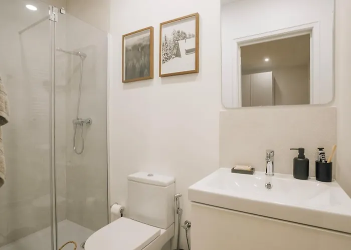 Ainhoa - 2 Bedrooms And Office In Alvalade דירה ליסבון