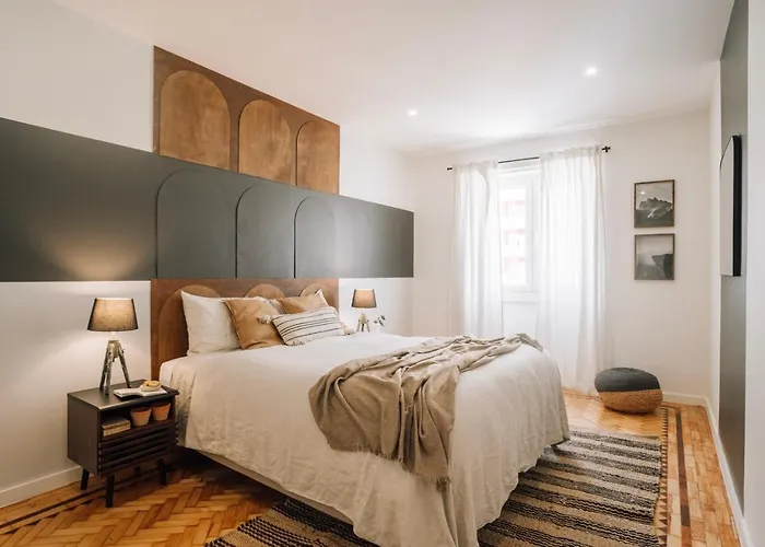 Ainhoa - 2 Bedrooms And Office In Alvalade