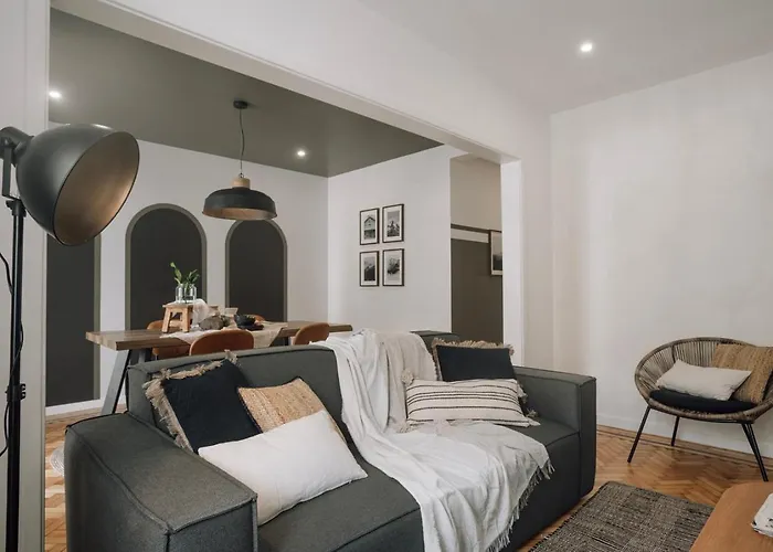 Ainhoa - 2 Bedrooms And Office In Alvalade דירה